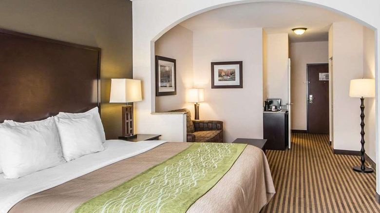 <b>Comfort Inn and Suites Alva Suite</b>. Images powered by <a href="https://iceportal.shijigroup.com/" title="IcePortal" target="_blank">IcePortal</a>.