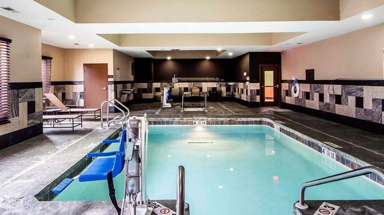 <b>Comfort Inn and Suites Alva Pool</b>. Images powered by <a href="https://iceportal.shijigroup.com/" title="IcePortal" target="_blank">IcePortal</a>.