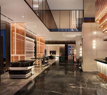 Holiday Inn Exp Phayathai Exterior
