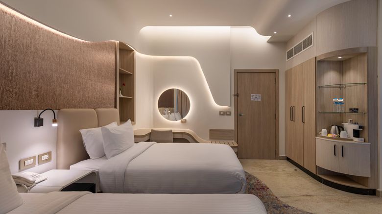 <b>Crowne Plaza Mirage Room</b>. Images powered by <a href="https://www.leonardoworldwide.com/" title="Leonardo Worldwide" target="_blank">Leonardo</a>.