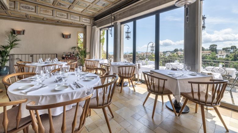 <b>Chateau Le Cagnard Restaurant</b>. Images powered by <a href="https://www.leonardoworldwide.com/" title="Leonardo Worldwide" target="_blank">Leonardo</a>.