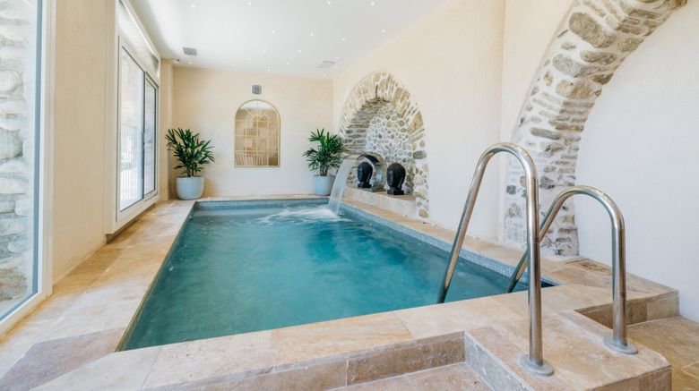 <b>Chateau Le Cagnard Pool</b>. Images powered by <a href="https://www.leonardoworldwide.com/" title="Leonardo Worldwide" target="_blank">Leonardo</a>.