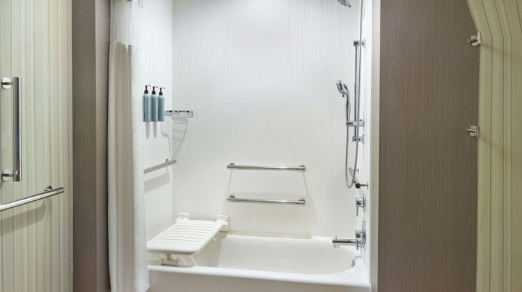 Courtyard Atlanta Alpharetta/Avalon Area Room