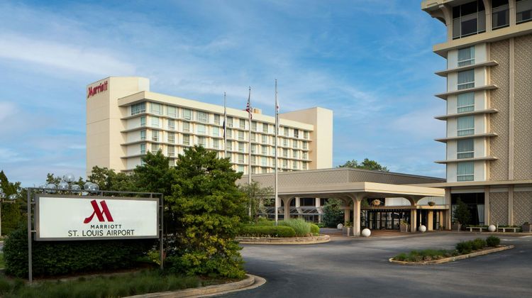 Marriott St Louis Airport Exterior