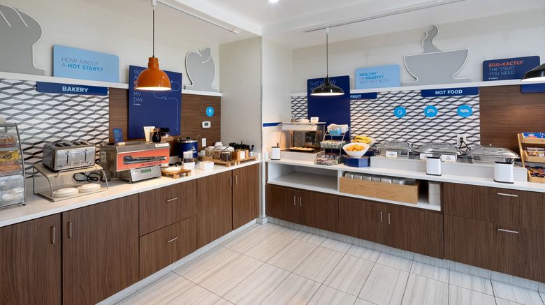 <b>Holiday Inn Express & Suites ChicagoWest Restaurant</b>. Images powered by <a href="https://www.leonardoworldwide.com/" title="Leonardo Worldwide" target="_blank">Leonardo</a>.