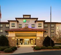 Holiday Inn Express Lexington NW Exterior
