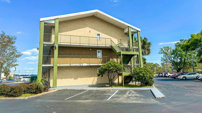 <b>OYO Hotel Mobile I-65 at Airport Blvd Exterior</b>. Images powered by <a href="https://www.leonardoworldwide.com/" title="Leonardo Worldwide" target="_blank">Leonardo</a>.