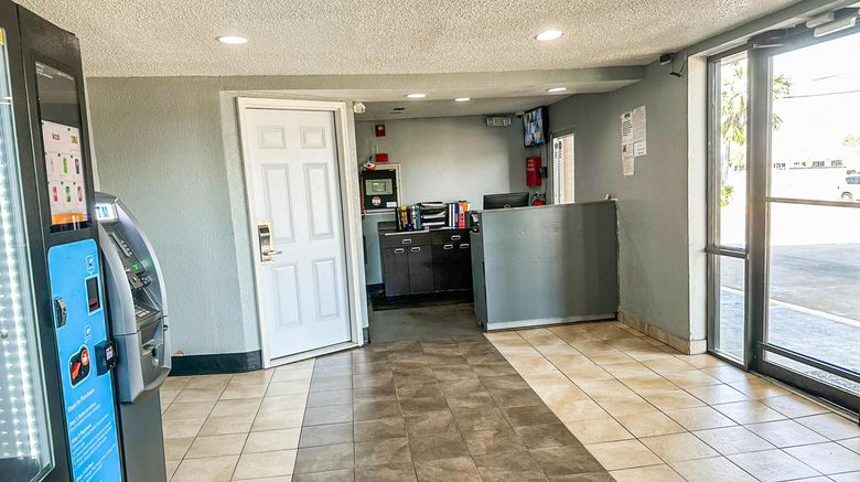 <b>OYO Hotel Mobile I-65 at Airport Blvd Lobby</b>. Images powered by <a href="https://www.leonardoworldwide.com/" title="Leonardo Worldwide" target="_blank">Leonardo</a>.