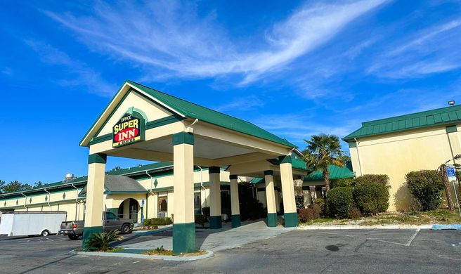 Super Inn & Suites Exterior