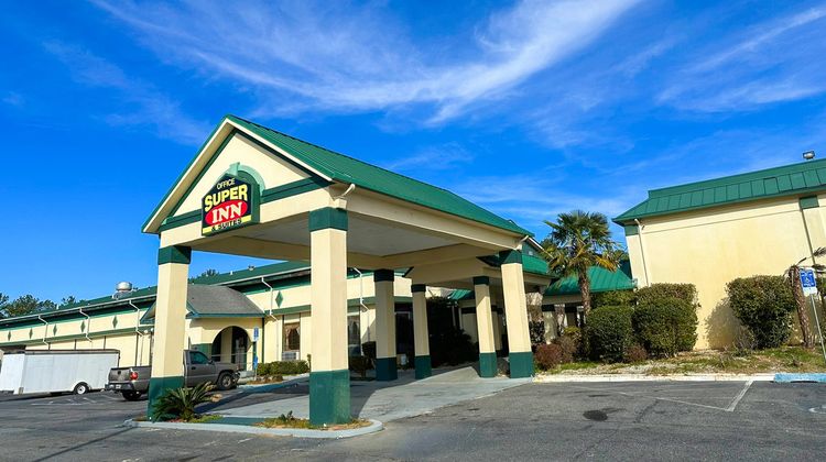 Super Inn & Suites Exterior