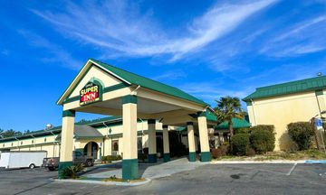Super Inn & Suites