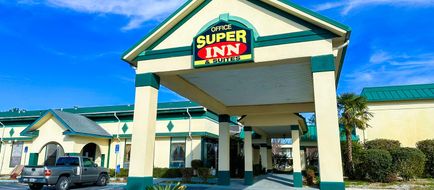 Super Inn & Suites Exterior