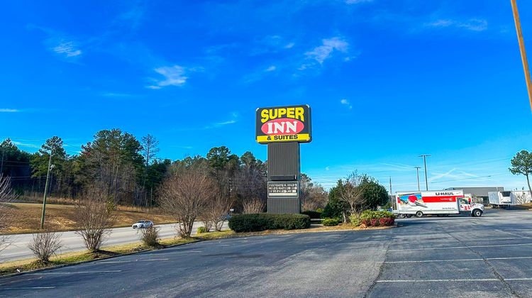 Super Inn & Suites Exterior