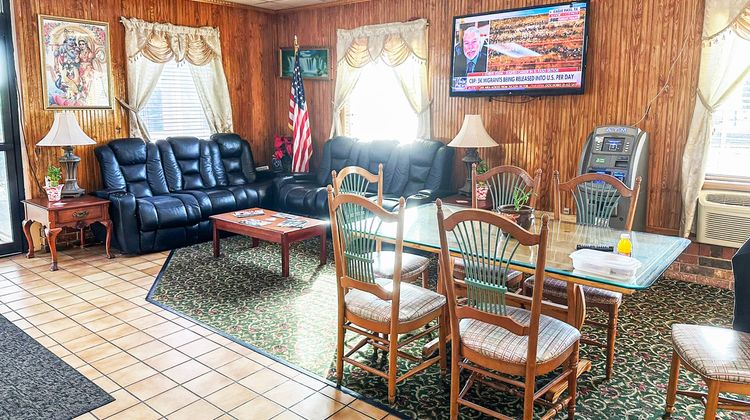 Super Inn & Suites Lobby