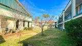 Super Inn & Suites Exterior