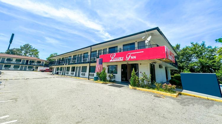Luxury Inn Exterior