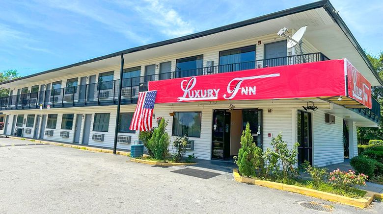 <b>Luxury Inn Exterior</b>. Images powered by <a href="https://www.leonardoworldwide.com/" title="Leonardo Worldwide" target="_blank">Leonardo</a>.