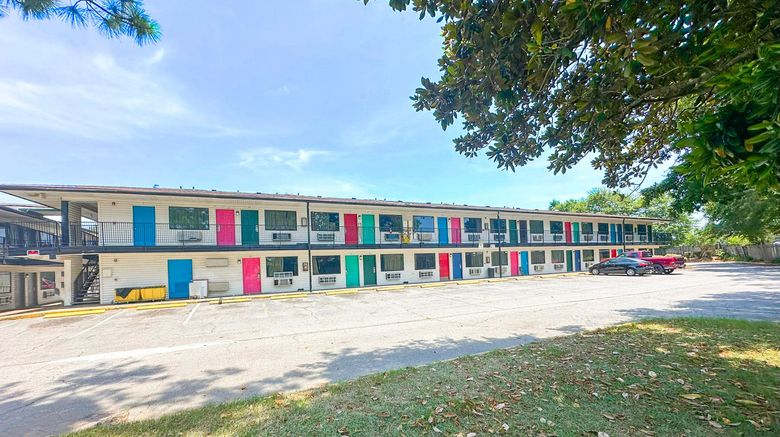 <b>Luxury Inn Exterior</b>. Images powered by <a href="https://www.leonardoworldwide.com/" title="Leonardo Worldwide" target="_blank">Leonardo</a>.