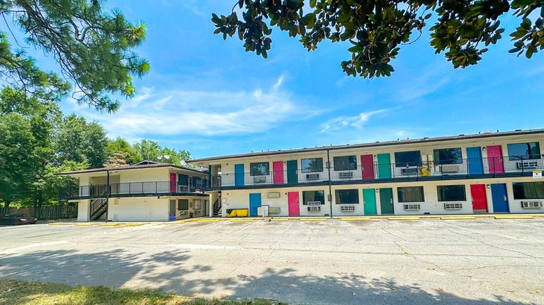 <b>Luxury Inn Exterior</b>. Images powered by <a href="https://www.leonardoworldwide.com/" title="Leonardo Worldwide" target="_blank">Leonardo</a>.