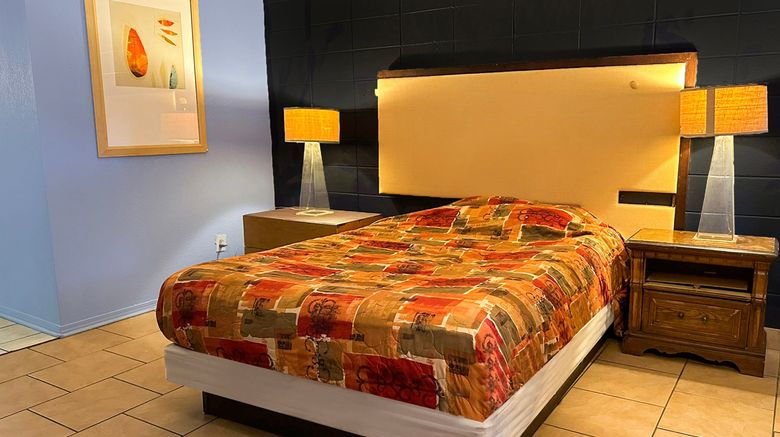 <b>Luxury Inn Room</b>. Images powered by <a href="https://www.leonardoworldwide.com/" title="Leonardo Worldwide" target="_blank">Leonardo</a>.