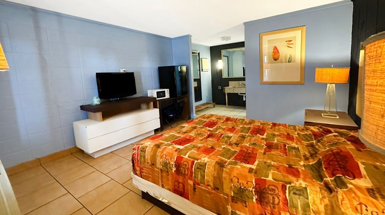 <b>Luxury Inn Room</b>. Images powered by <a href="https://www.leonardoworldwide.com/" title="Leonardo Worldwide" target="_blank">Leonardo</a>.