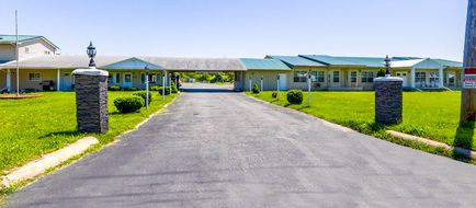 Country Hearth Inn Sturgis Michigan Exterior