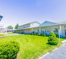 Country Hearth Inn Sturgis Michigan Exterior
