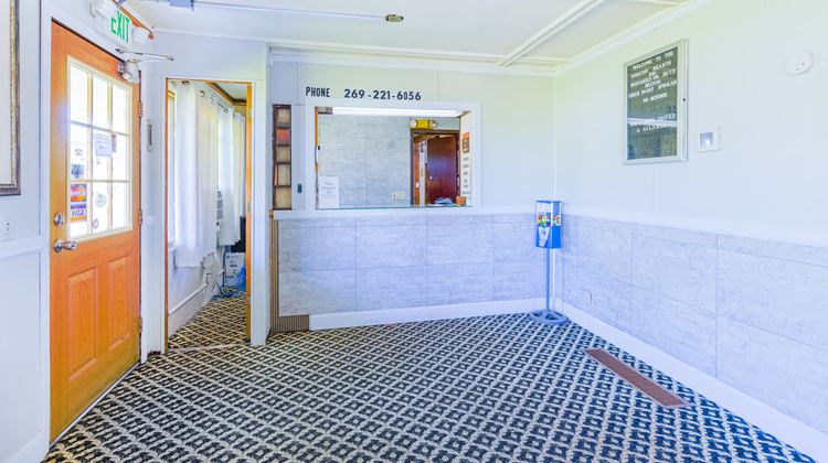 Country Hearth Inn Sturgis Michigan Lobby