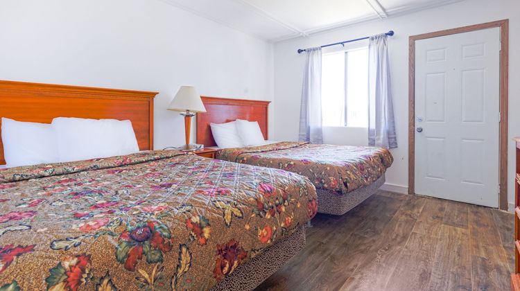 Country Hearth Inn Sturgis Michigan Room