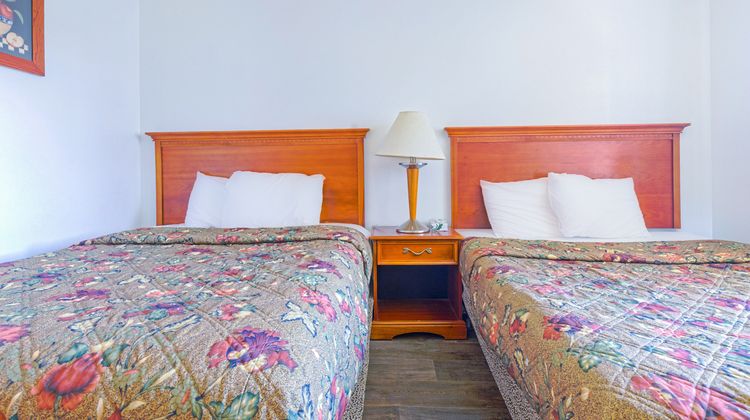 Country Hearth Inn Sturgis Michigan Room