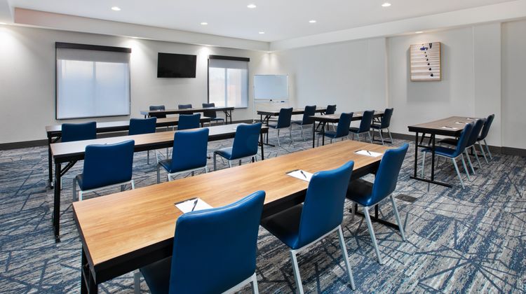Holiday Inn Express & Suites Duncan Meeting