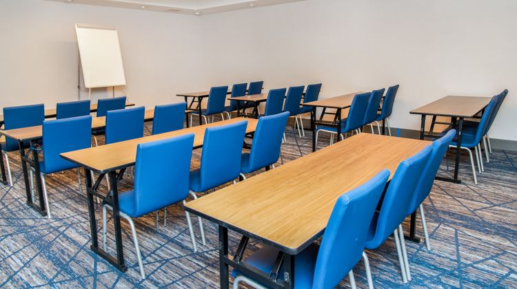 Holiday Inn Express Pittsburgh Southside Meeting