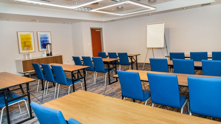 Holiday Inn Express Pittsburgh Southside Meeting