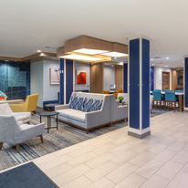 Holiday Inn Express Sts Hawaiian Gardens