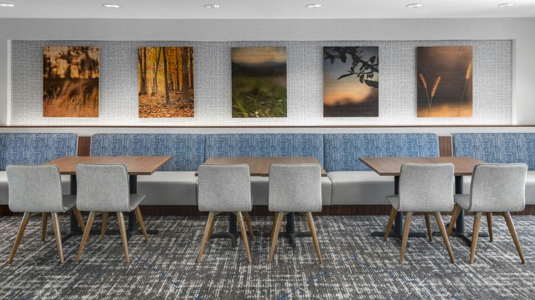 Fairfield Inn & Suites Calhoun Restaurant
