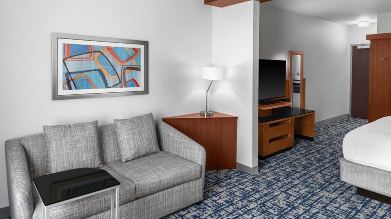 <b>Fairfield Inn & Suites Calhoun Room</b>. Images powered by <a href="https://www.leonardoworldwide.com/" title="Leonardo Worldwide" target="_blank">Leonardo</a>.