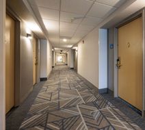 Holiday Inn Express & Suites Berkeley Lobby