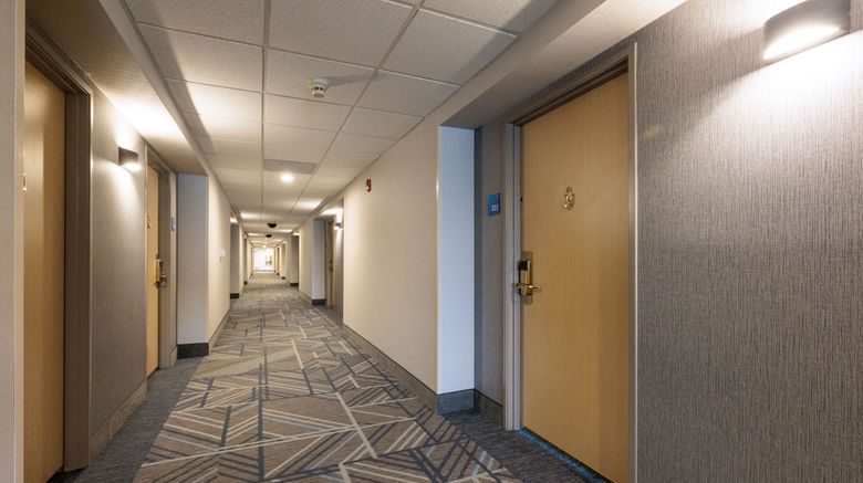 <b>Holiday Inn Express & Suites Berkeley Lobby</b>. Images powered by <a href="https://www.leonardoworldwide.com/" title="Leonardo Worldwide" target="_blank">Leonardo</a>.
