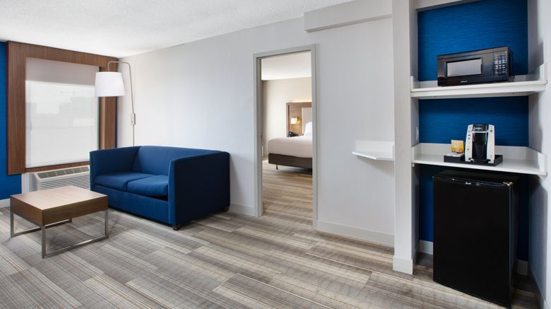 <b>Holiday Inn Express Nashville Downtown Suite</b>. Images powered by <a href="https://www.leonardoworldwide.com/" title="Leonardo Worldwide" target="_blank">Leonardo</a>.