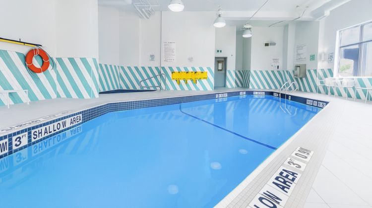 Holiday Inn & Suites Mississauga Pool