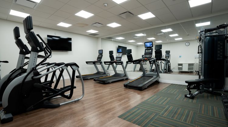 Holiday Inn Express-Suites SW/Windermere Health Club
