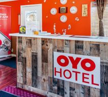 OYO Hotel Europa Ridgecrest CA - W Upjoh Lobby