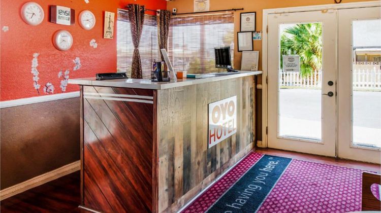 OYO Hotel Europa Ridgecrest CA - W Upjoh Lobby