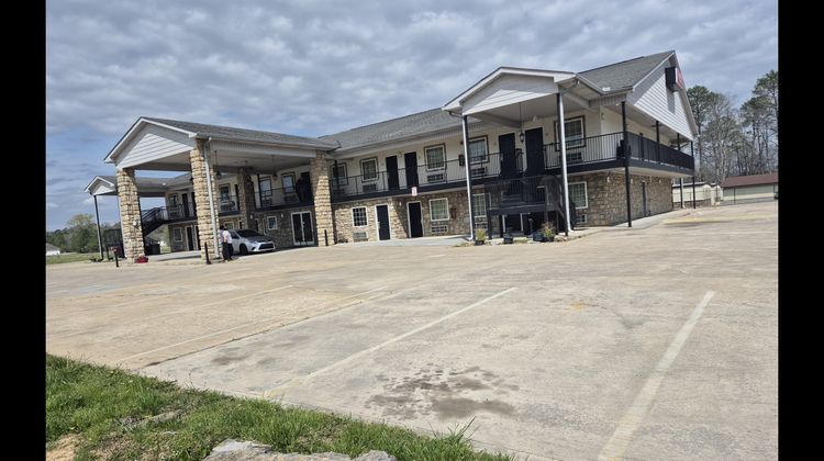 Econo Lodge Inn & Suites Exterior
