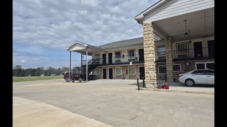 Econo Lodge Inn & Suites Exterior