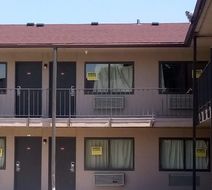 Travel Inn Omaha Exterior