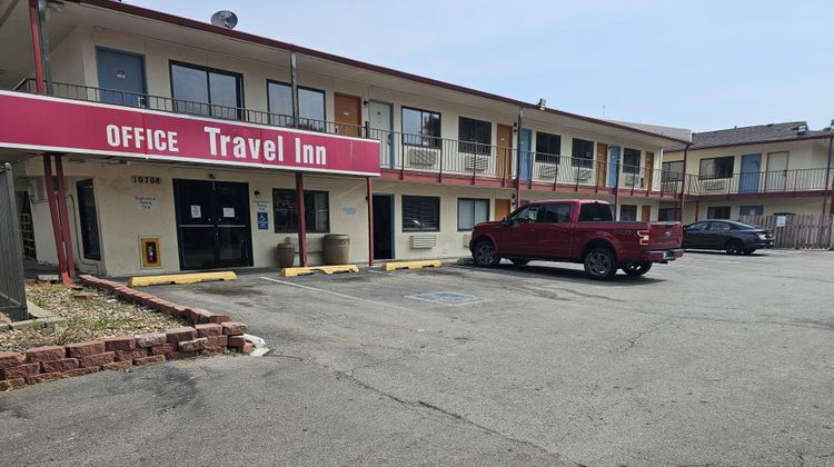 Travel Inn Omaha Exterior