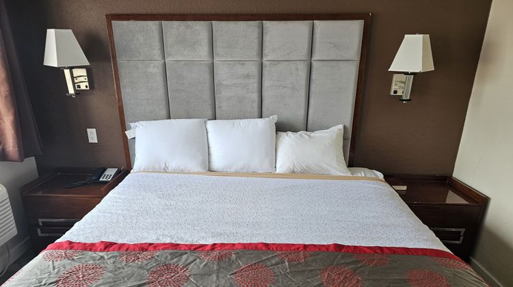 Travel Inn Omaha Room