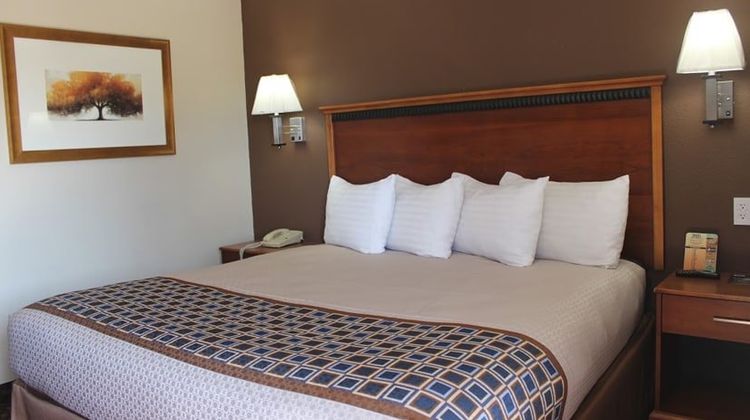 Travel Inn Omaha Room