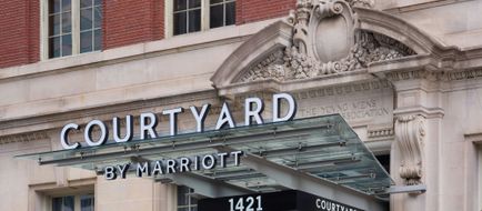 Courtyard Marriot Philadelphia Downtown Exterior